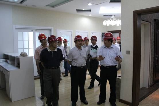 青海省經(jīng)濟(jì)委員會(huì)黨組書(shū)記、主任，省國(guó)資委  黨委副書(shū)記、副主任吳海昆實(shí)地考察物產(chǎn)集團(tuán)重點(diǎn)項(xiàng)目